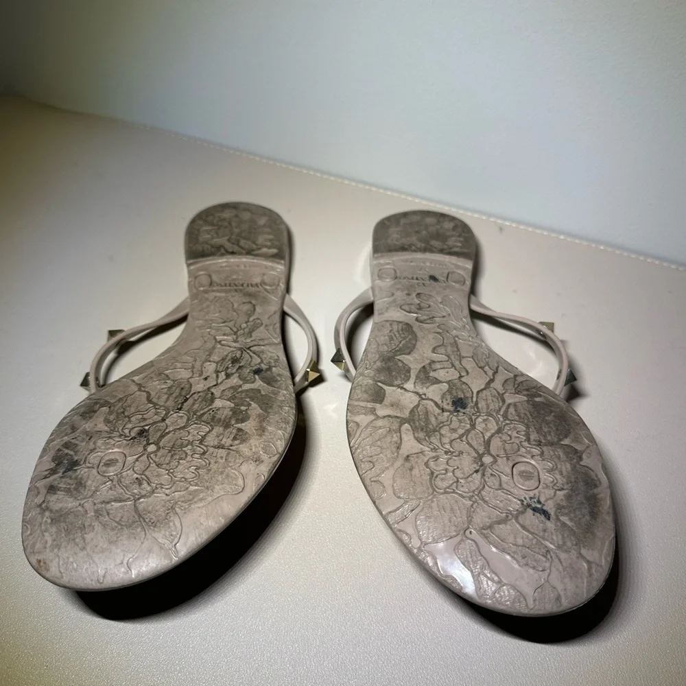 Valentino Cream ROCKSTUD RUBBER SLIPPER - Picture 3 of 3